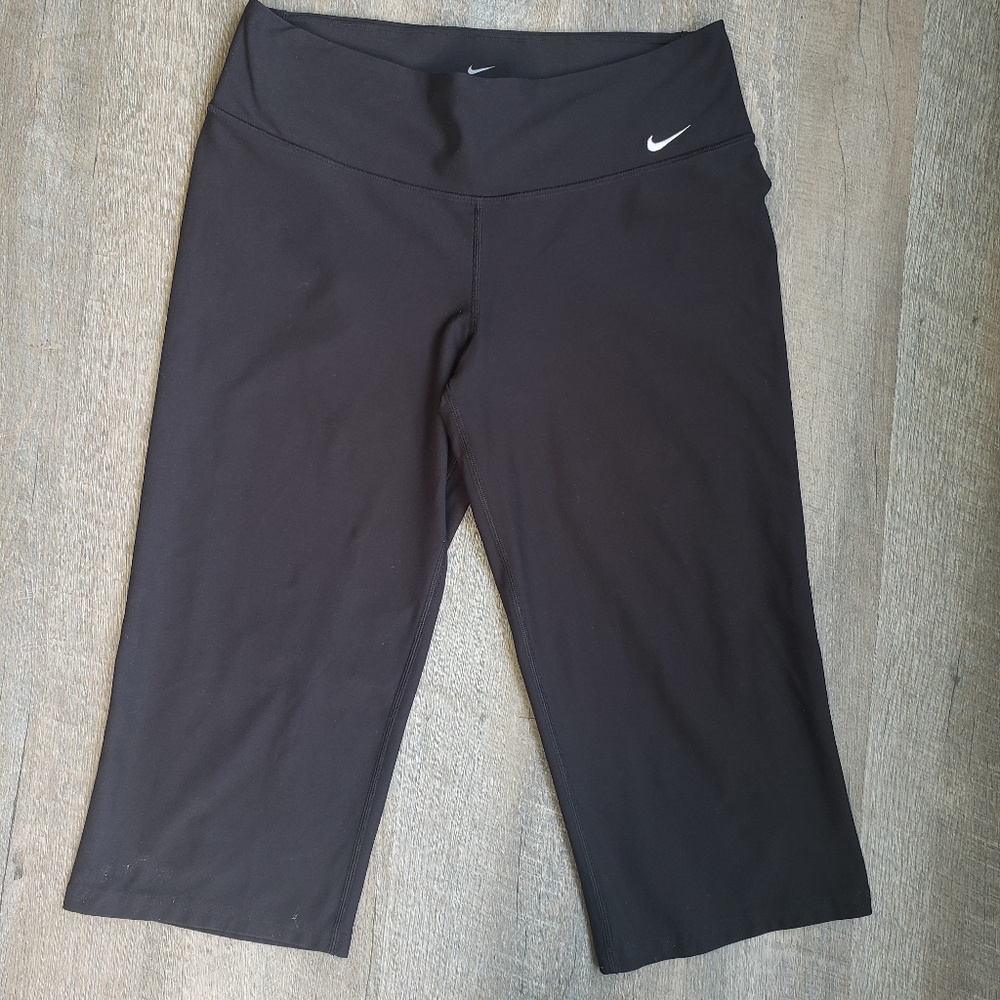 Nike Wide leg crop dri fit capri leggings